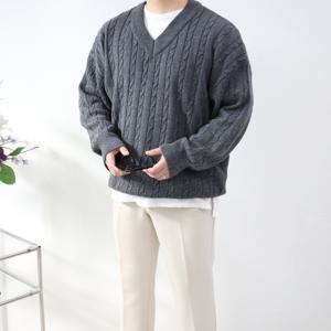 [엠클로]남자 오버핏 꽈배기 브이넥 니트