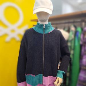 [베네통]컬러 배색 하이넥 집업 니트 가디건(BAKCA3511)_DG