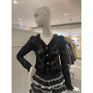 르니앤맥코이 V넥 어깨셔링 시스루 블라우스 (MM11CD400FJY)