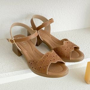 제이슈 / 제이슈 소가죽 오리지널 펀칭 미들힐 샌들 4cm