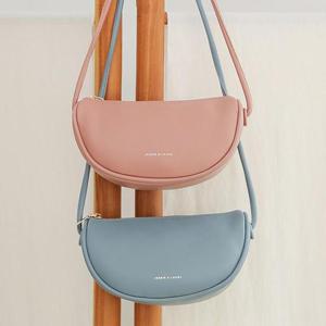 반달가방 하프문 크로스백 20대 여자 대학생 숄더백