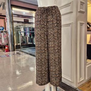 [BCBG] 비씨비지 여름25 페이 프린트 바지 B5B6P341