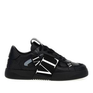 발렌티노 VL7N 해머드 가죽 로우탑 스니커즈 Y2S0C58WRQ 0NO
