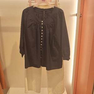 수스 HC13 퍼프버튼 블라우스 S253BBL855