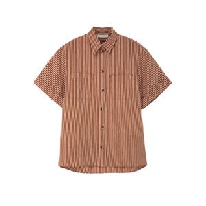 바네사브루노 25SS 시즌오프 카멜 스트라이프 롤업 반팔 블라우스 VIBL5E208CM