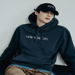 [지오다노] 남성 겨울 기모 그래픽 레터링 프린트 후드 티셔츠 025923