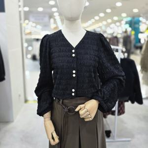[부루앤쥬디]진주 단추 브이넥 블라우스 BBRKBL102B