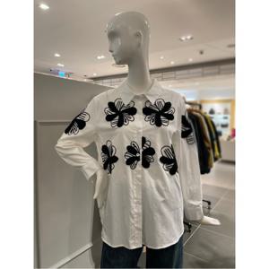 르니앤맥코이 플라워 자수 블라우스 (MM11BL302HJY)