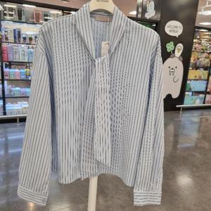 라티움 HC34 봄.가을구김없는브이넥타이세로줄셔츠 T2517Bl01