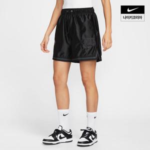 [나이키] 스포츠웨어 여성 루즈 미드라이즈 그래픽 쇼츠 HJ0164-010