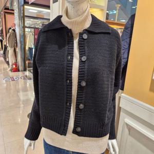 [BCBG] 올앤썬드리 겨울24 비바체 TUCK 카라 가디건 A4WAK233
