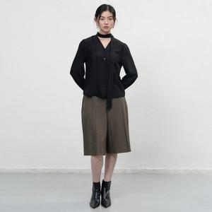 WOMAN 브이넥 타이 블라우스 [BLACK] / WBE3L03503