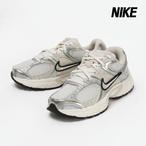 나이키 운동화 V5 RNR 여성 런닝화 서밋 화이트 세일 HQ7901-104