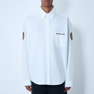 25 FW 발렌시아가 엠블럼 로고 모티프 패치 버튼다운 코튼 셔츠 화이트 830979 TRM28 9000