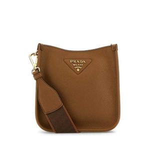 프라다 로고 플라크 크로스바디 백 1BH191V7NO2DKV F03V8 TP934653791