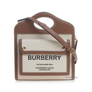 [버버리] 여성 미니 투톤 캔버스 레더 포켓백 8039361 LL MN POCKET BAG LL6 A1395