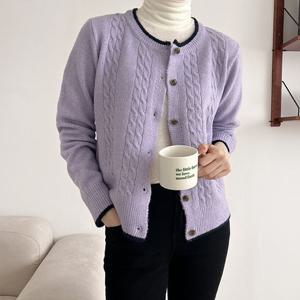 [샵앤]라인 국산 여성 라운드 단추 오픈 꽈배기 간절기 긴팔 니트 가디건 21DS-WCD-2658-퍼플