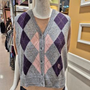 [BCBG] 비씨비지 가을24 라쿤 아가일 베스트  B4C8K517