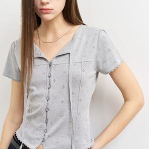 WOMAN 펀칭 니트 하프 블라우스 [3COL] / WBE2L04548