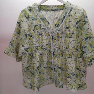 Latium HC06 숏짧고 팔뚝품편한 앞오픈 브이넥 반팔 뚜앙 셔링 셔츠블라우스 T2523bl42G