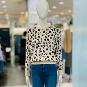 [클리지]라운드 레오파드 니트티 CP8WKT01