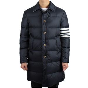 톰브라운 남성 사선완장 다운 코트 네이비 MOD040X 05411 415