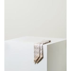 [헤지스ACC] Toile de Jouy 베이지 쁘띠 실크 스카프 HISC5E351I1