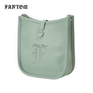 [팬텀] 여성 로고 펀칭 크로스백 221E1BG105_MT