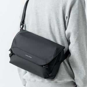 MR0191C 마크라이든 남자 여자 학생 직장인 트렌디 경량 크로스백