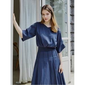 [더아이잗컬렉션]오간자 턱 슬리브 브이넥 블라우스 (CR5A0BL741