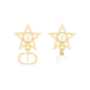 디올 쁘띠 CD 럭키 참 이어링 골드 피니쉬 메탈 화이트 레진 펄 E4154WOMRS-D301