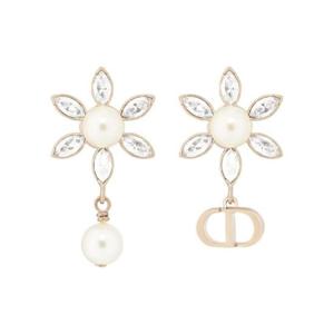 디올 블룸 인 디올 이어링 골드 피니쉬 메탈 화이트 레진 펄 실버 톤 크리스탈 E4004WOMCY-D03S