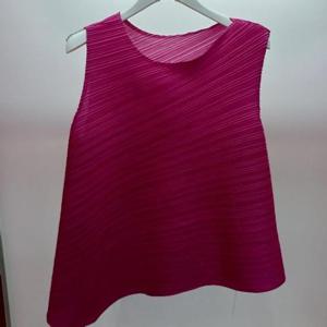 Latium HC06 신축성 좋은 플리츠 민소매 언발 주름 나시 티블라우스 T2523bl36P