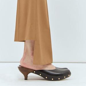 25 FW 끌로에 주디스 Judith 우든 힐 클로그 샌들 C24A02VLT 001