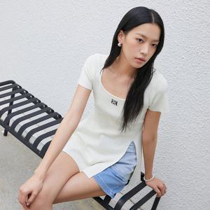 [에고이스트]스퀘어넥 자수 트임 니트탑 (ER3EK708)