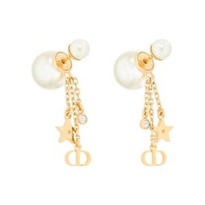 디올 트리발 이어링 골드 피니쉬 메탈 화이트 레진 펄 앤 실버톤 크리스탈 E4274WOMCY-D03S