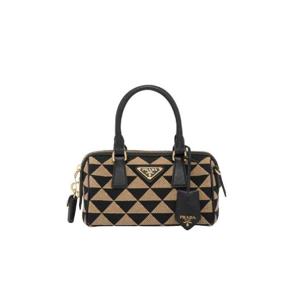 프라다 심볼 자수 패브릭 탑 핸들 백 블랙 베이지 1BB846-2FKL-F0Y30