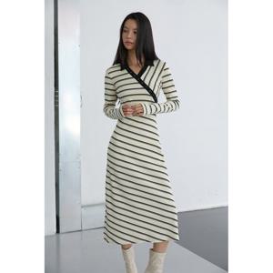 [에고이스트][BL]  V넥 장식 롱 원피스 (ER3OOP02)