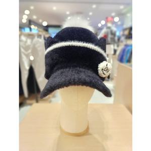 [파리게이츠] 25FW겨울 여성 몬스터 귀 장식 포인트 니트 챙모자 (521E4CP301BK)