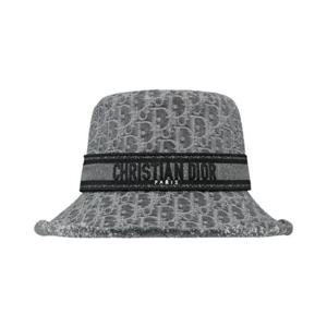 디올 D 바비 디올 오블리크 스몰 브림 버킷햇 스톤워시드 데님 자카드 앤트러사이트 그레이 CPB06134EDOB-C840