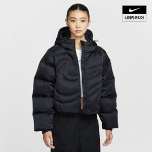 [나이키] 스포츠웨어 스우시 시리즈 여성 써마 핏 오버사이즈 다운 패딩 재킷 IB2006-010