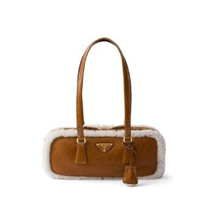 25 FW 프라다 미디엄 시어링 가죽 토트 백 1BB124VDVZ2CTT TP435981807