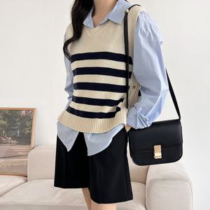 샵앤) 여성 V넥 옆단추 트임 단가라 레이어드 니트 조끼 21DS-WVS-4240-블랙