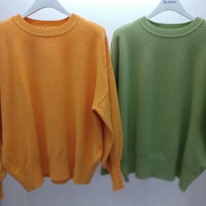 Latium HC06 봄느낌 색상예쁜 팔뚝 품 편한 부드럽고 깔끔한 라운드 무지 니트티 T2521sw02