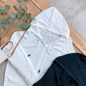 샵앤) 여성 케이블꽈배기 베이직핏 후드 단추 니트 가디건 DGB-WCD-4308-아이보리