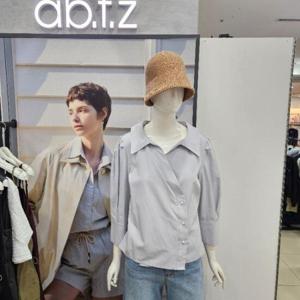 Ab.f.z DP01 랩사선진주버튼볼륨블라우스 AFZ2HB06