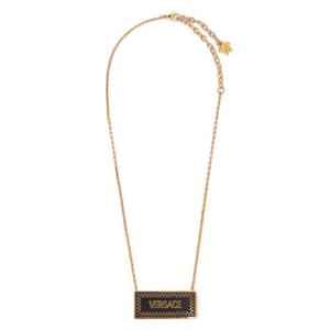 25 FW 베르사체 90 apos s 로고 라지 네크리스 10145621A00638 TP432093149