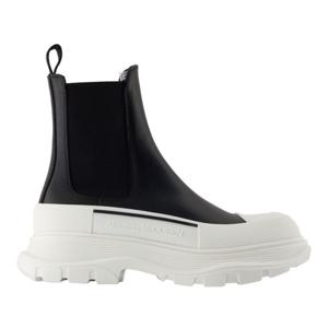 알렉산더맥퀸 블랙 라운드 토 청키 솔 앵클 부츠 635714WIAGY10