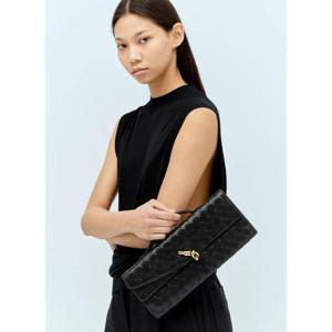 25 FW 보테가베네타 여성 롱 안디아모 클러치 bov0256001blk