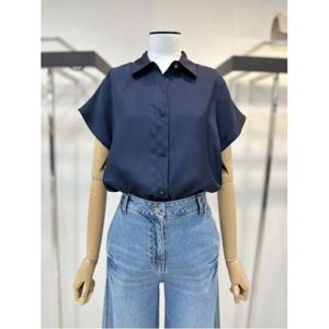 [더아이잗컬렉션]백 버튼 캡 슬리브 블라우스 (CR6A0BL081-NV)_D